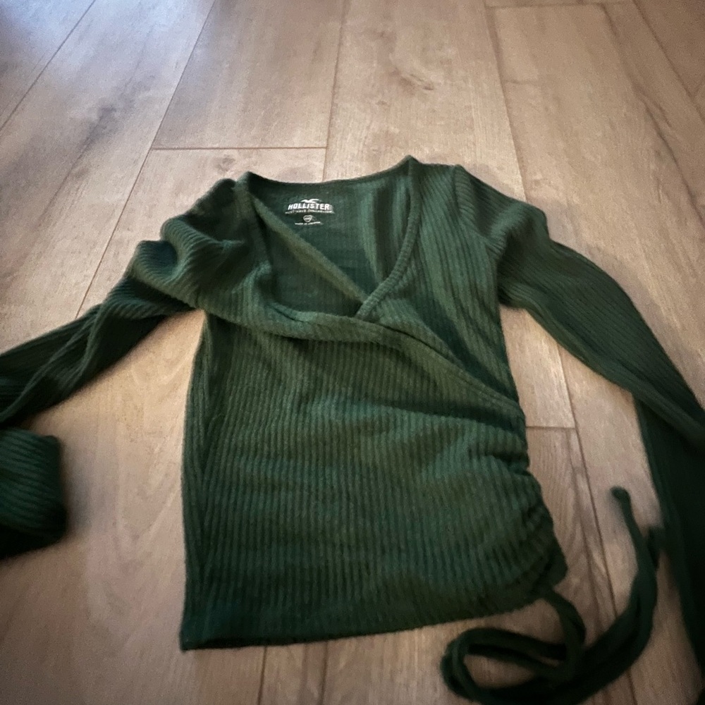 Hollister Green Tunic Sweater with Long Sleeves and V-Neck